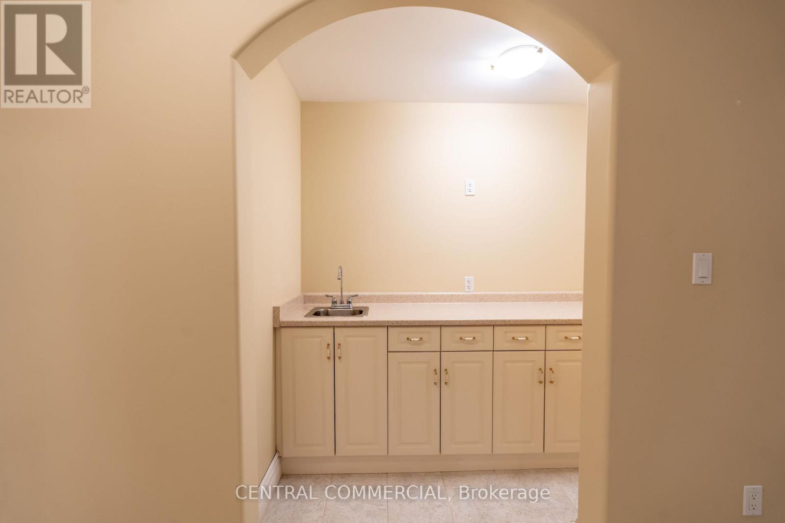4266 BLUEPOINT DRIVE - Image 41