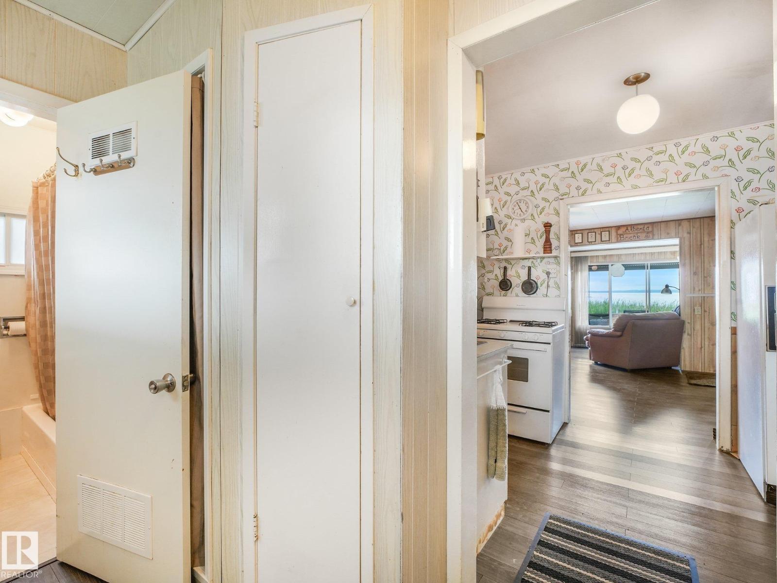 5811 51 Avenue - Photo 18