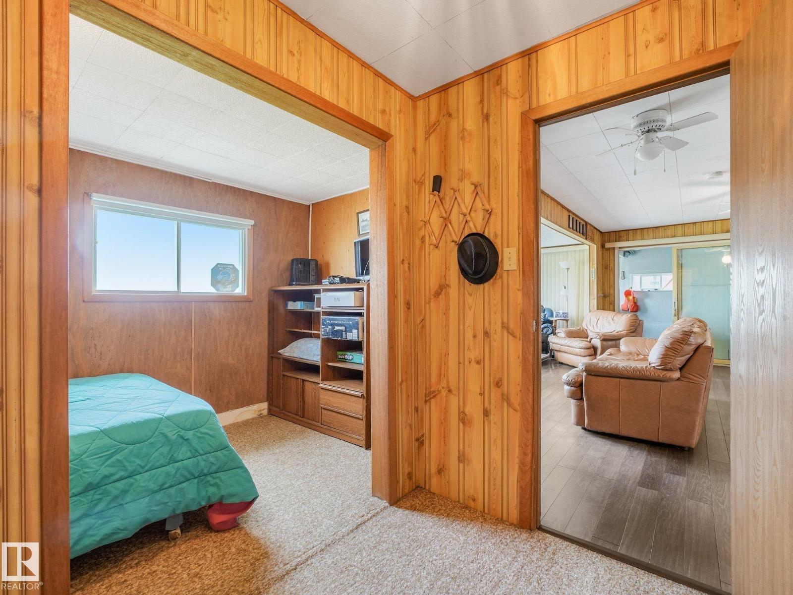 5811 51 Avenue - Photo 35