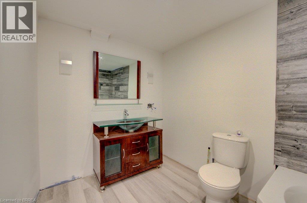 6 BAYLY Drive - Image 32