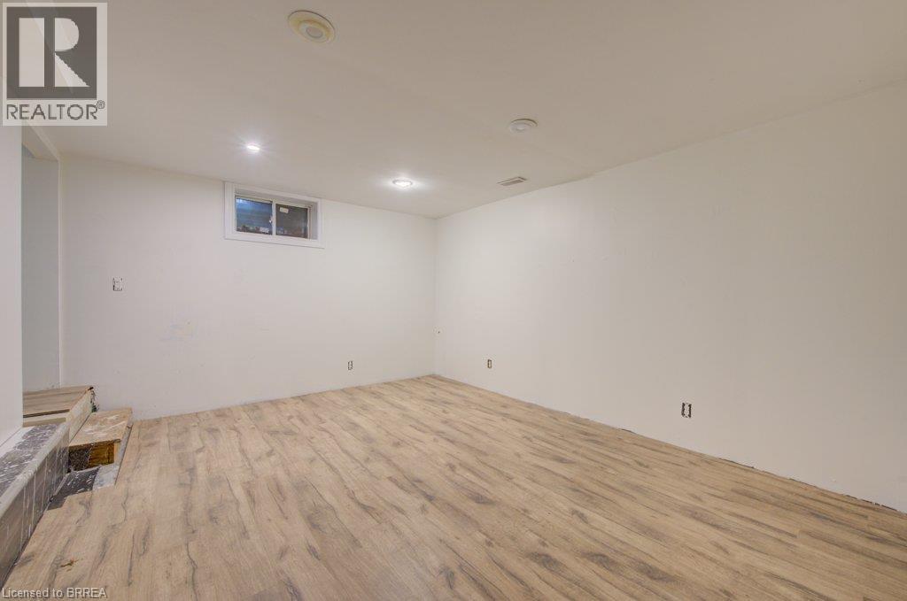 6 BAYLY Drive - Image 30