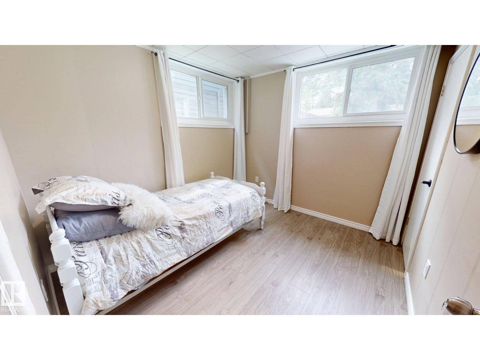 11406 66 Street NW - Photo 19