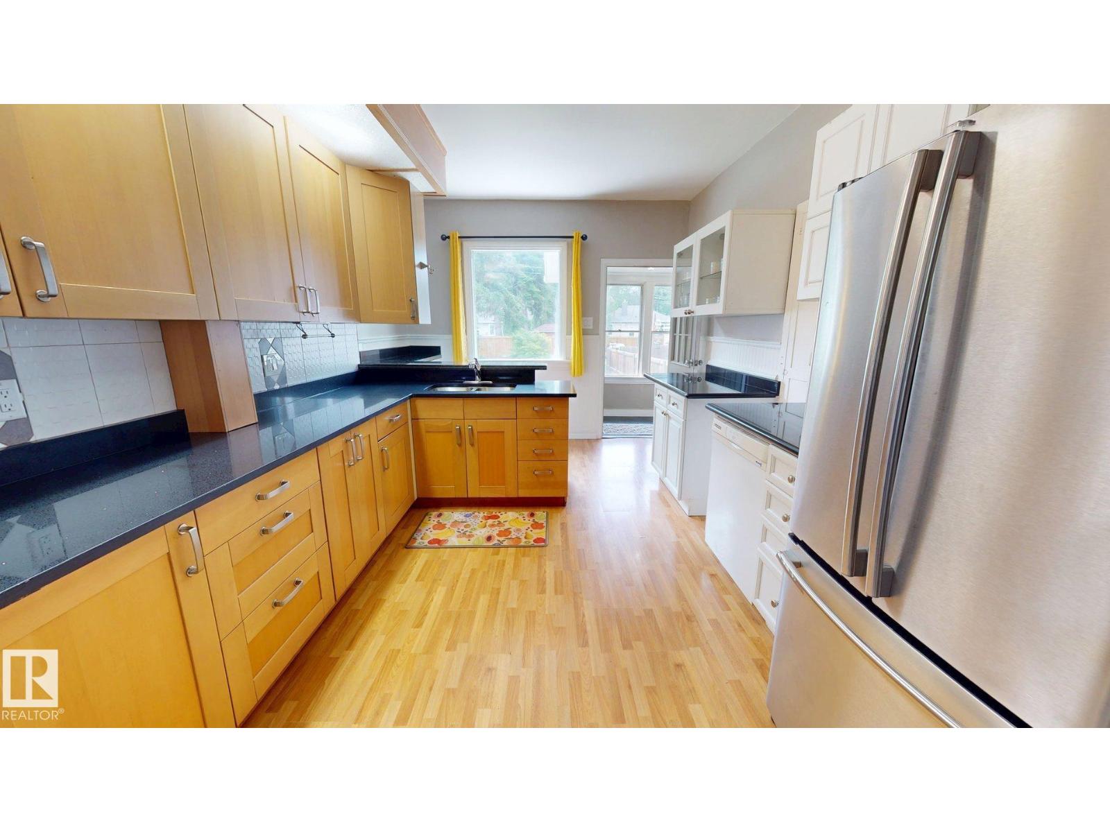 11406 66 Street NW - Photo 7