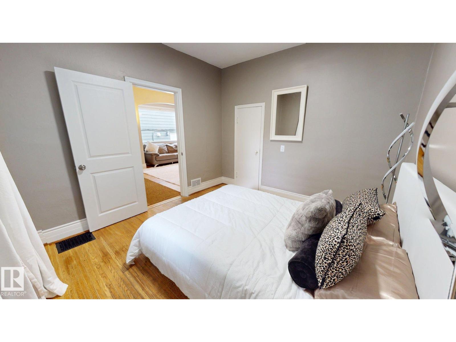 11406 66 ST NW - 12