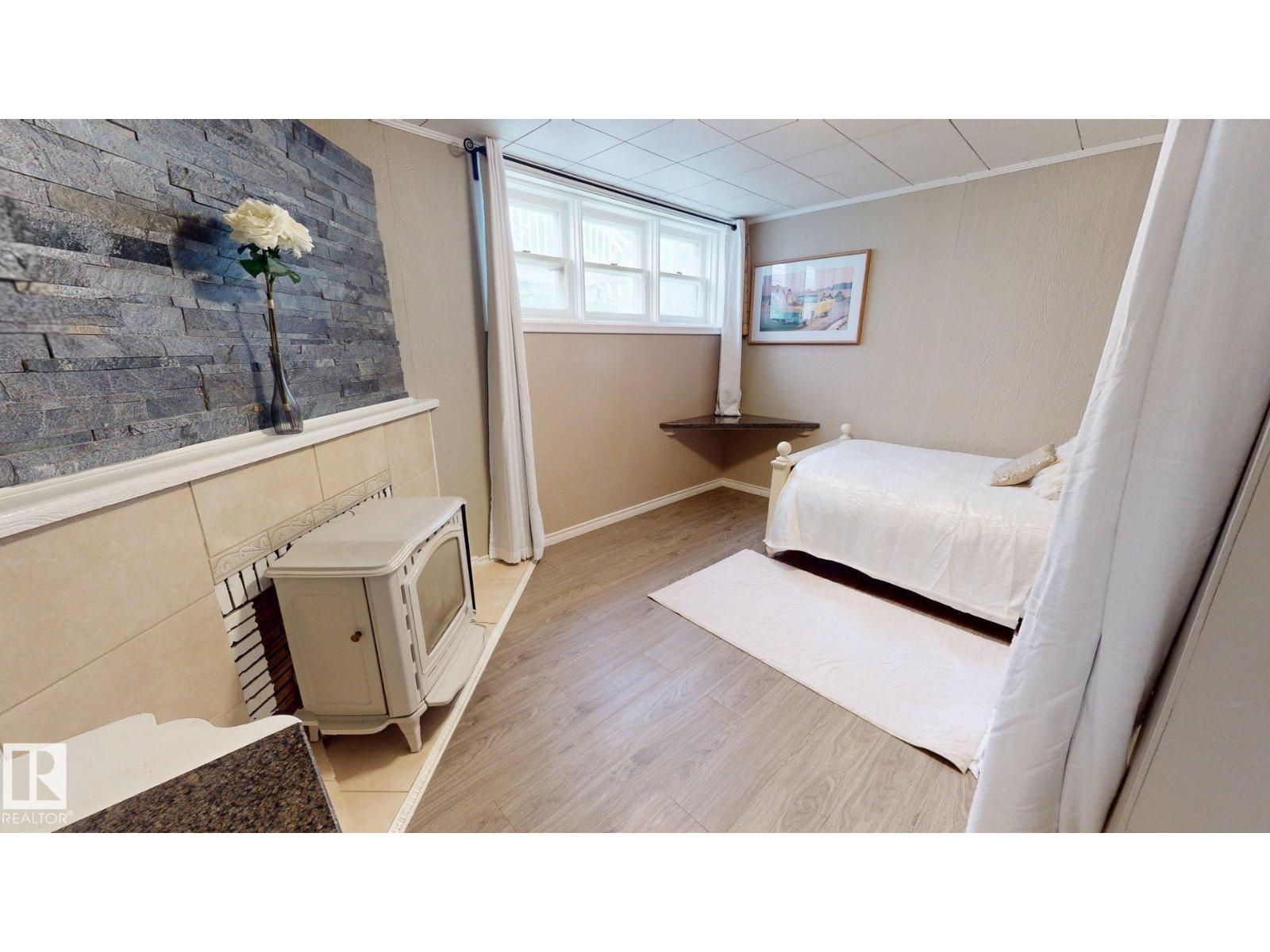 11406 66 Street NW - Photo 23
