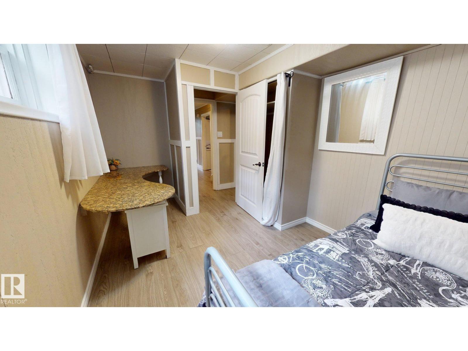 11406 66 Street NW - Photo 22