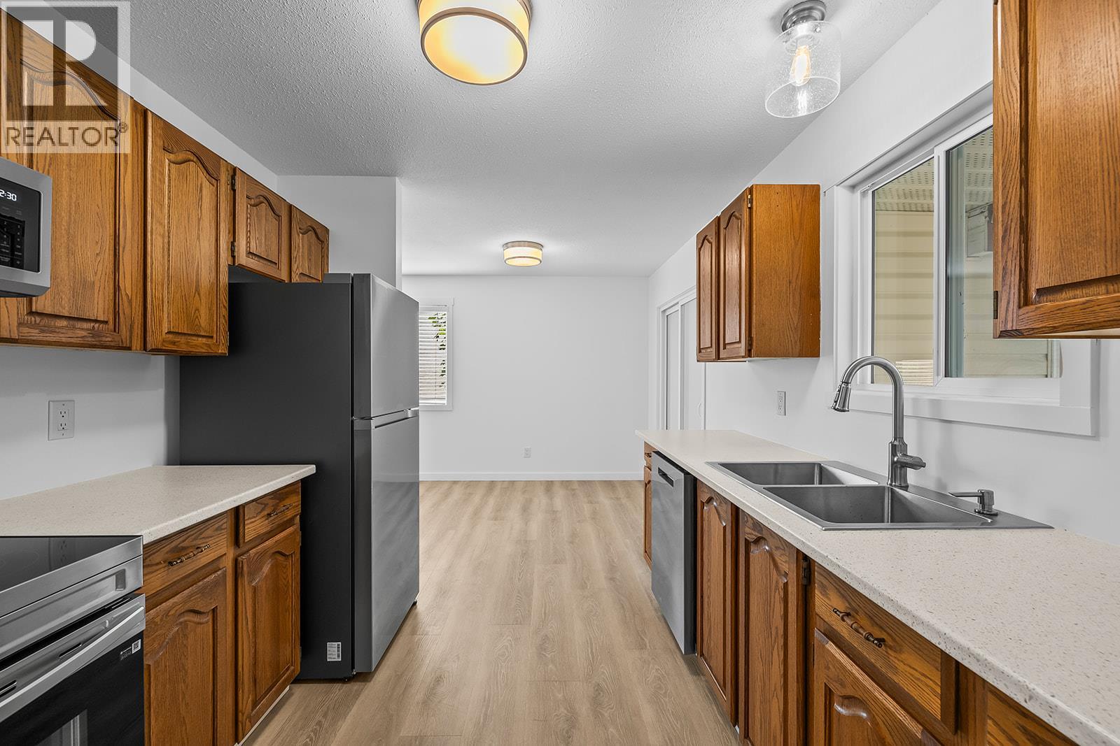 748 Hollywood Road N, Kelowna