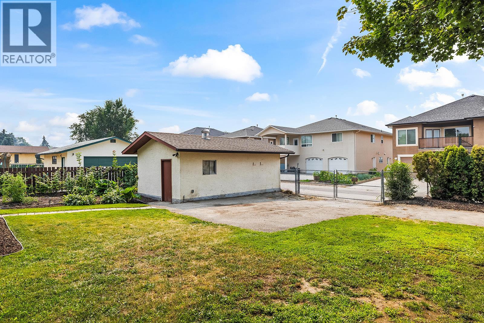 748 Hollywood Road N, Kelowna