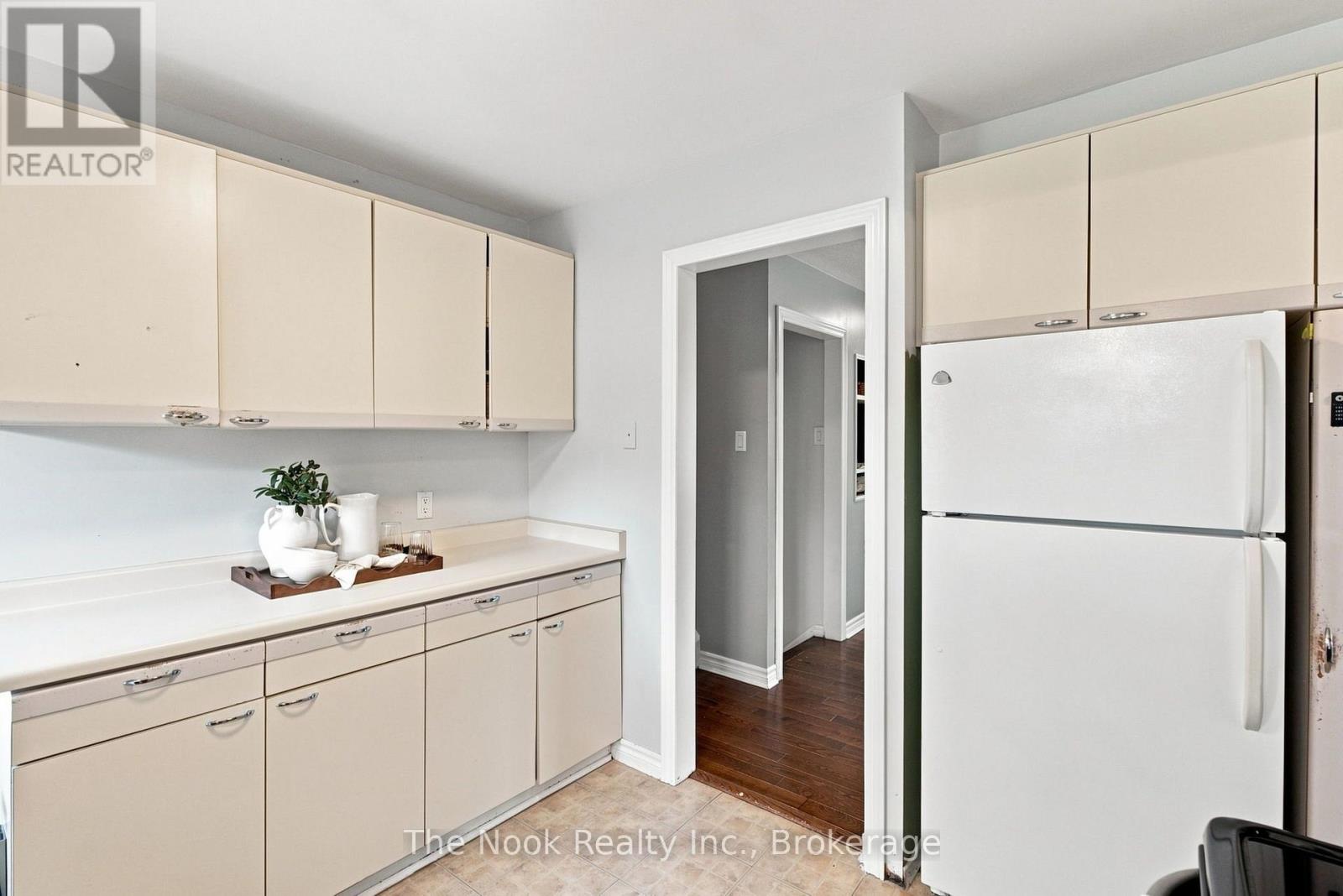 24 CEDAR RIDGE DRIVE - 21