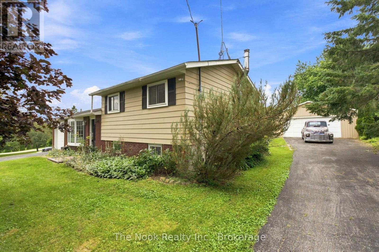 24 CEDAR RIDGE DRIVE - 46