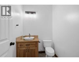 Kitchen - 39222 Highway 20, Rural Lacombe County, AB T0C0J0 Photo 19