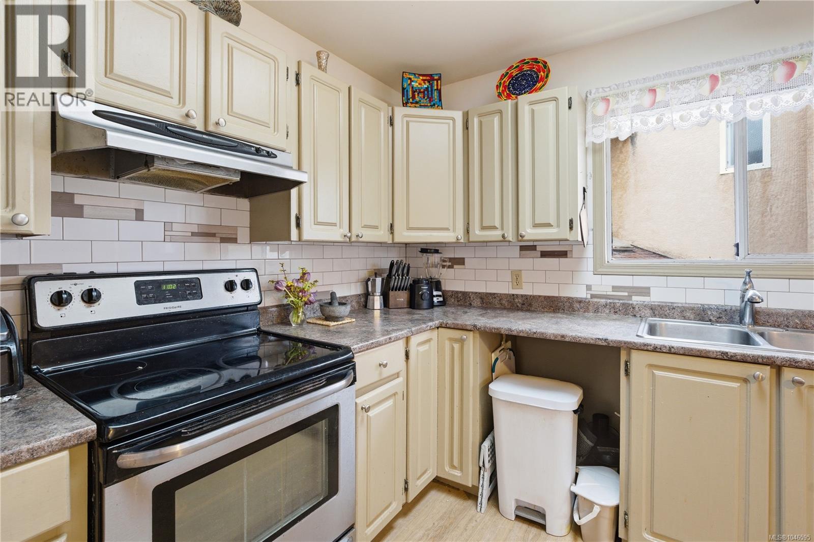2829 Pickford Rd - 16