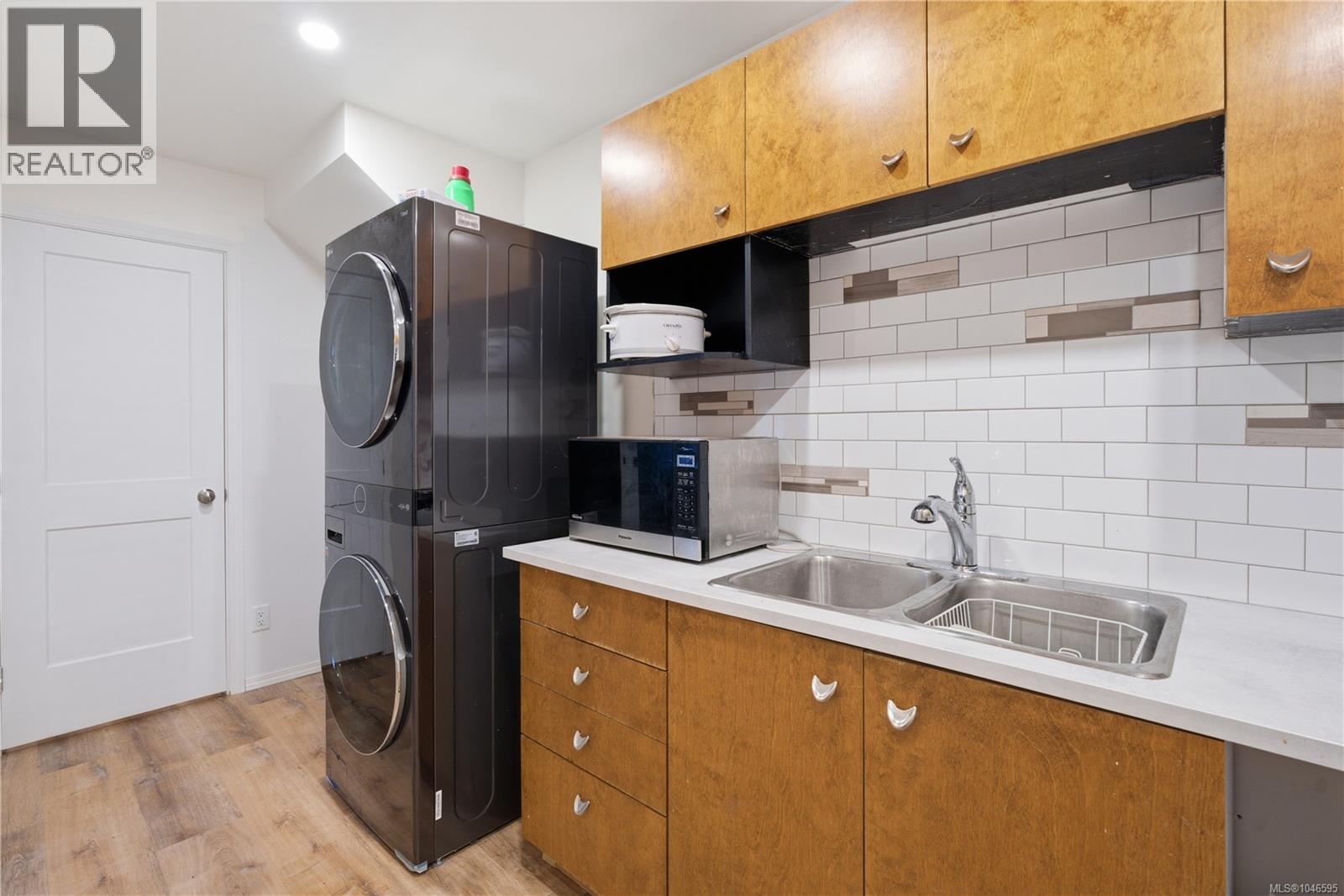 2829 Pickford Rd - Image 28