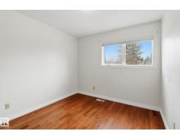 9023 95 St Nw, Edmonton, AB T6C3W7 Photo 32