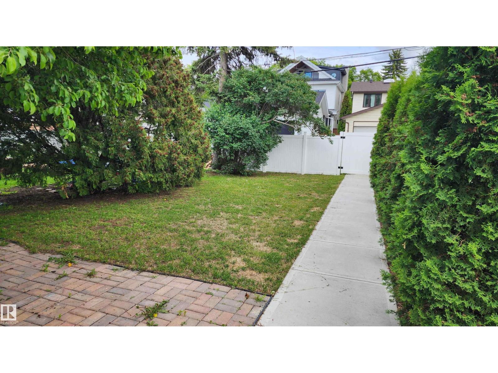 9023 95 ST NW - 45