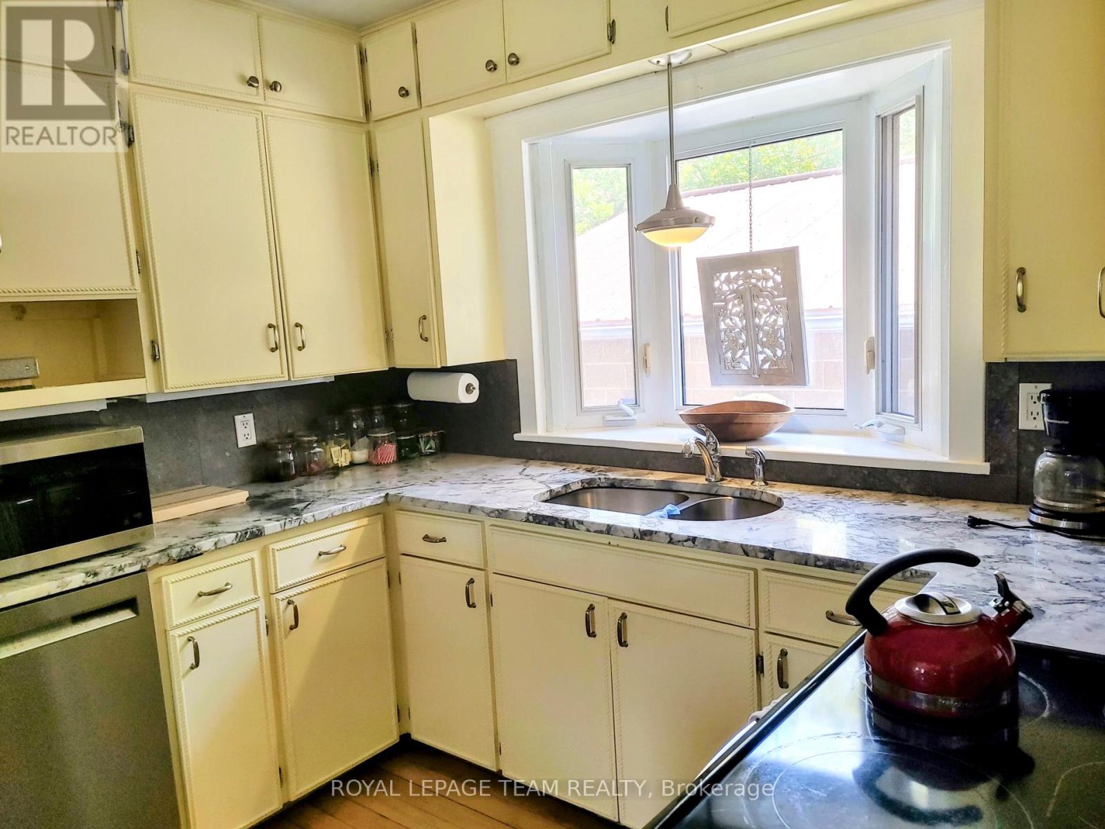 4 Bed, 2 Bath House for Sale in Renfrew – 177 ARTHUR AVENUE, Renfrew – MLS# X13671822 - Image 16
