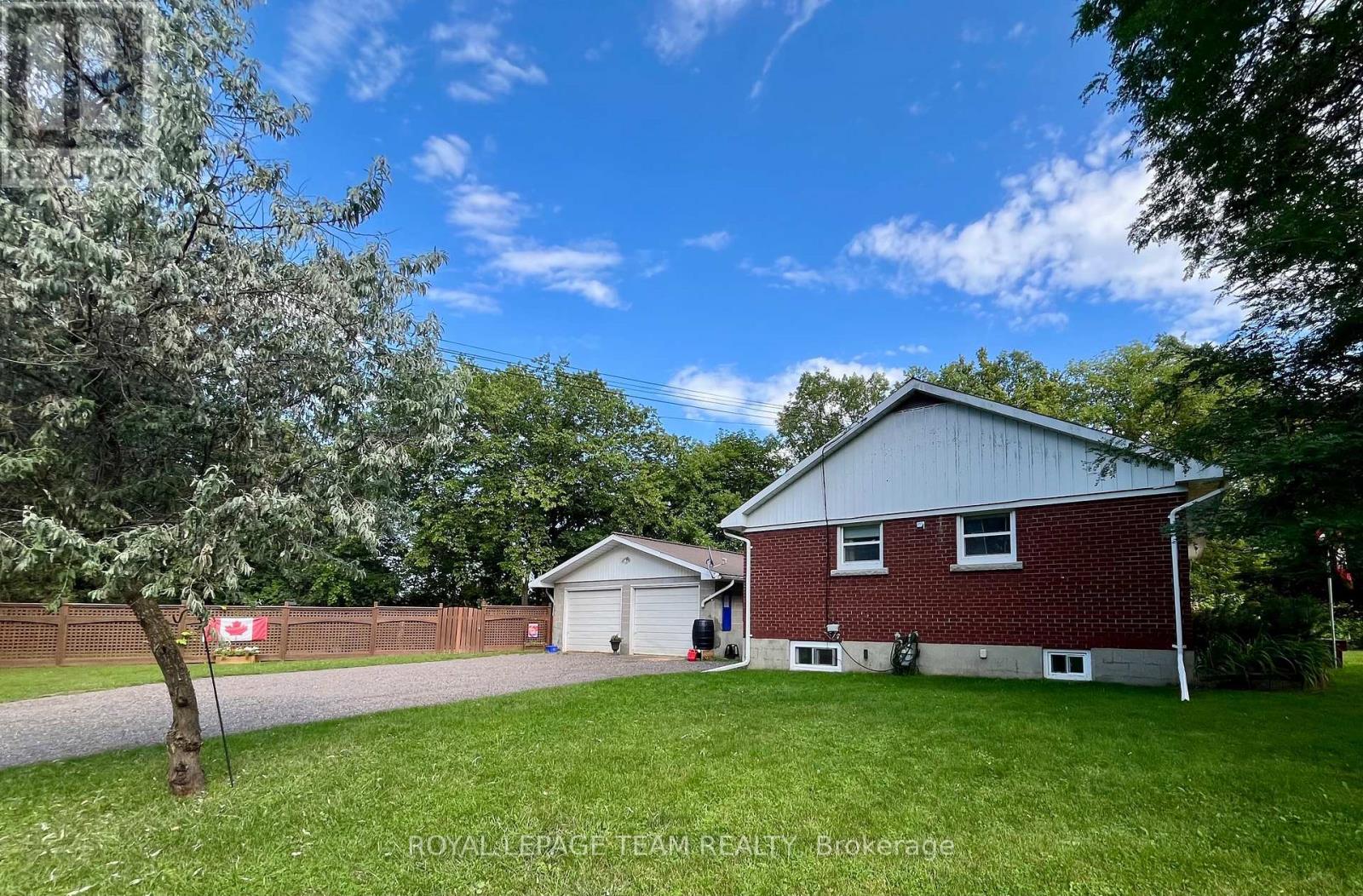 4 Bed, 2 Bath House for Sale in Renfrew – 177 ARTHUR AVENUE, Renfrew – MLS# X13671822 - Image 4