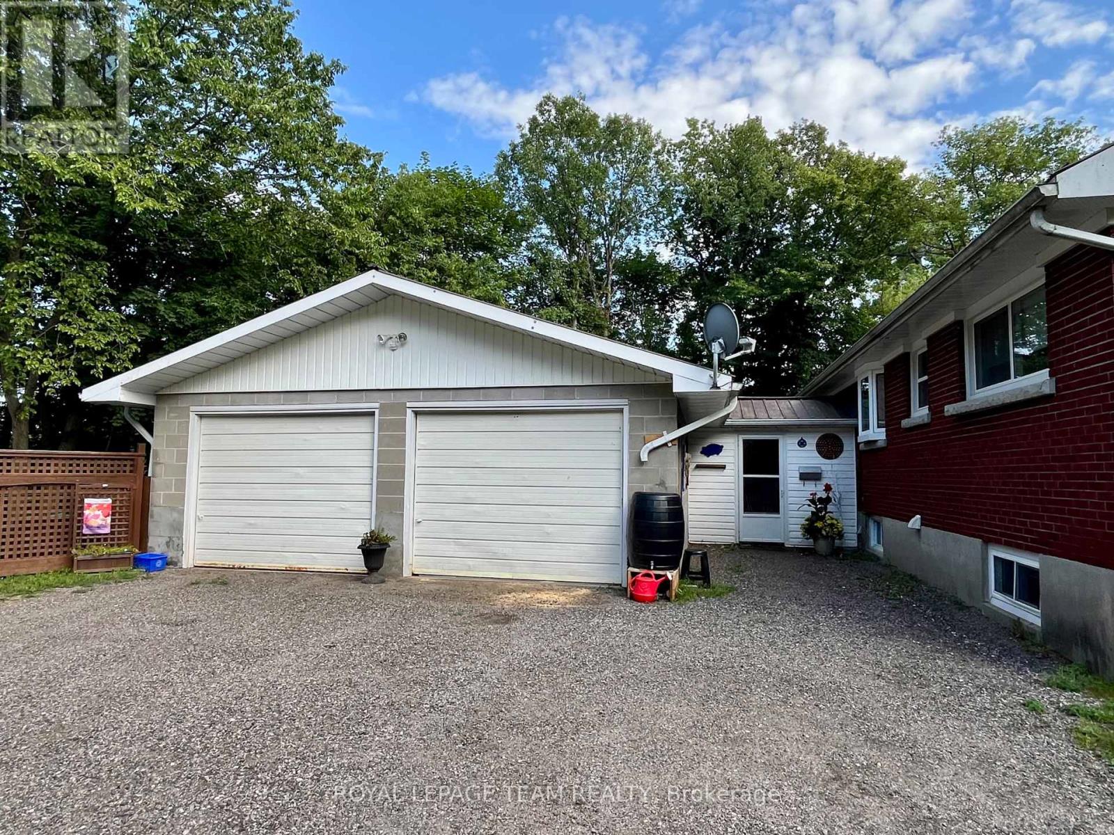 4 Bed, 2 Bath House for Sale in Renfrew – 177 ARTHUR AVENUE, Renfrew – MLS# X13671822 - Image 5