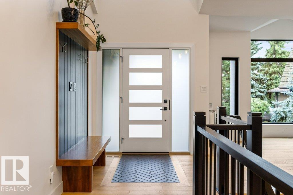 3 LEE Place