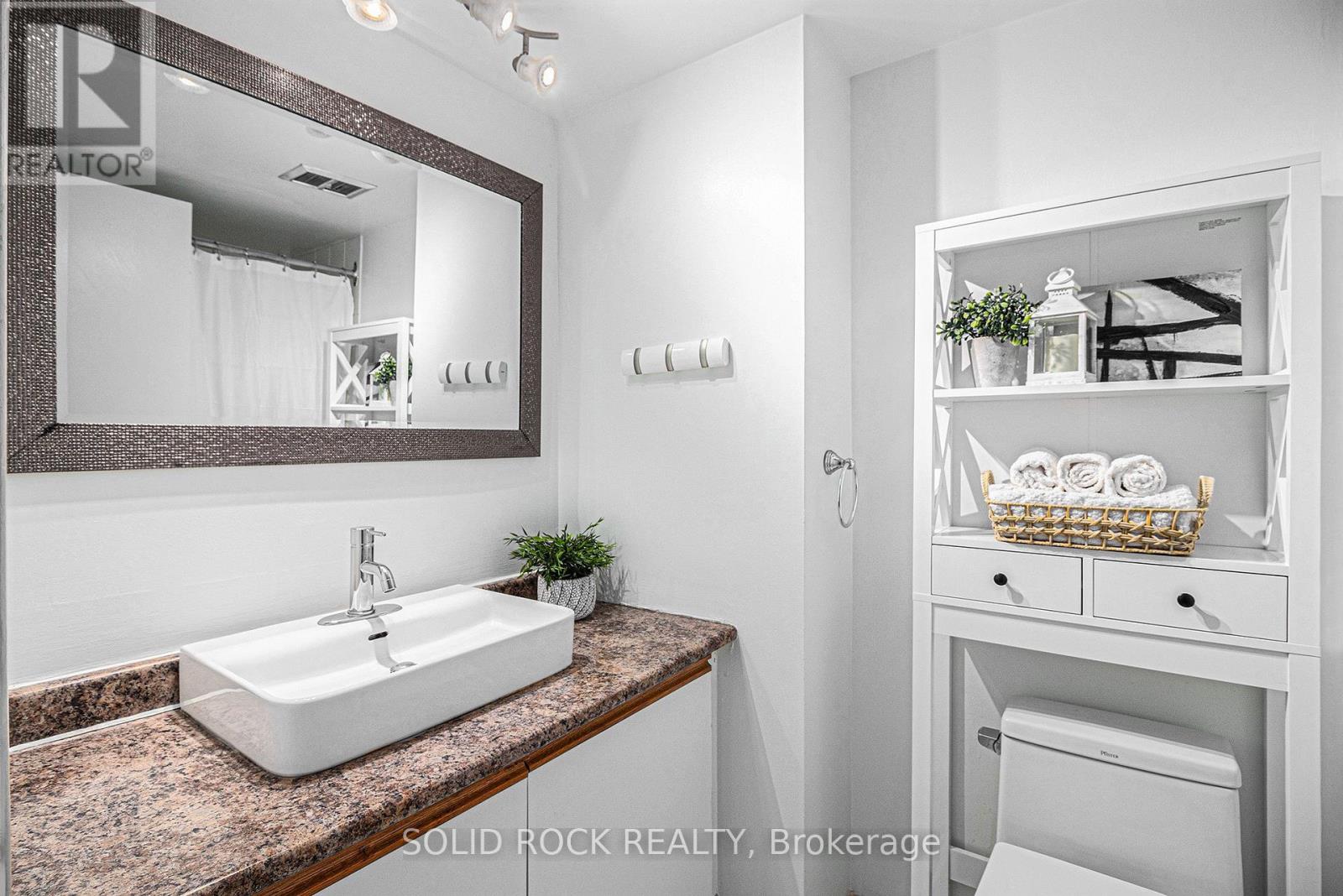 1 Bed, 1 Bath House for Sale in Ottawa – 1204 – 475 LAURIER AVENUE W, Ottawa – MLS# X13671970 - Image 15