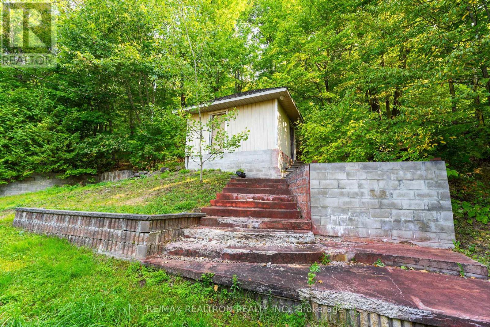 1030 MCCABE ROAD - 23