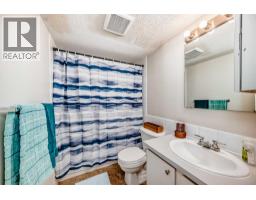 402, 319 2 Avenue - photo 11