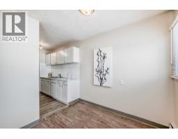 402, 319 2 Avenue - photo 15