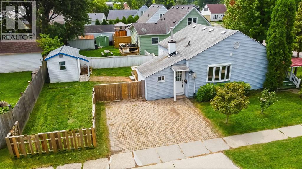 641 MAPLE AVENUE - Image 32