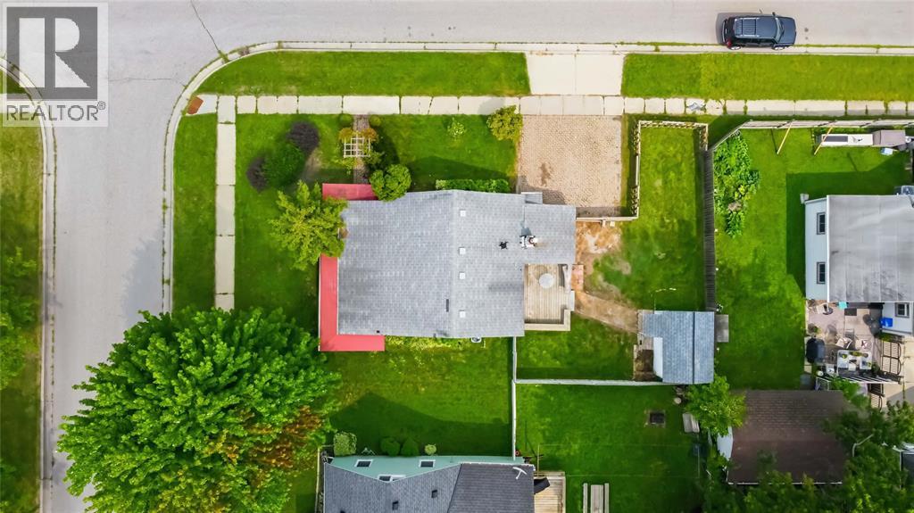 641 MAPLE AVENUE - 33