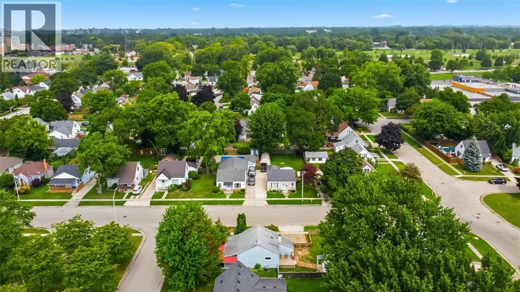 641 MAPLE AVENUE - 35