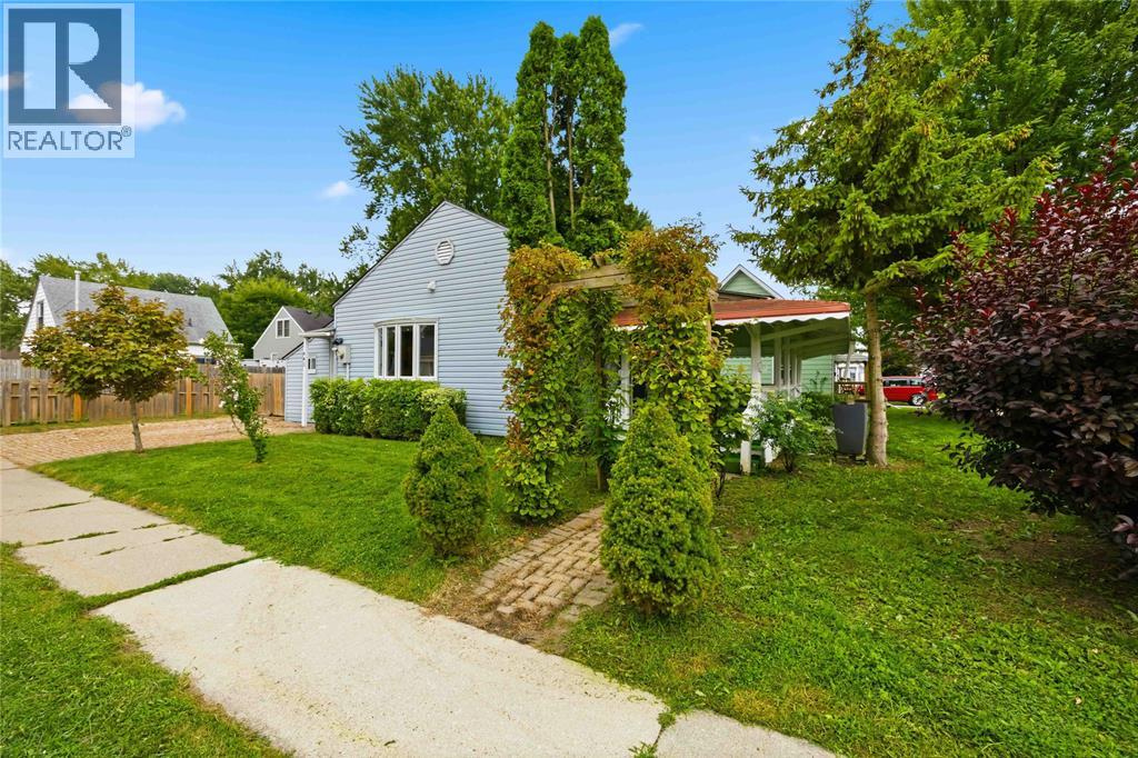 641 MAPLE AVENUE - 4