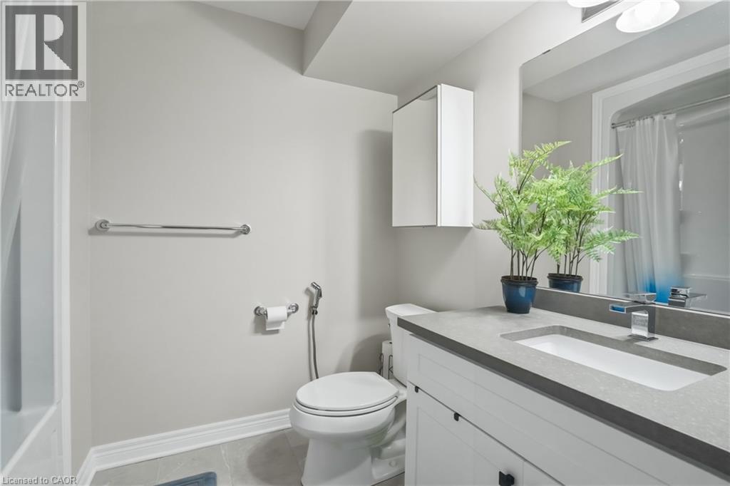 #12 45 DORCHESTER Boulevard S - Image 19