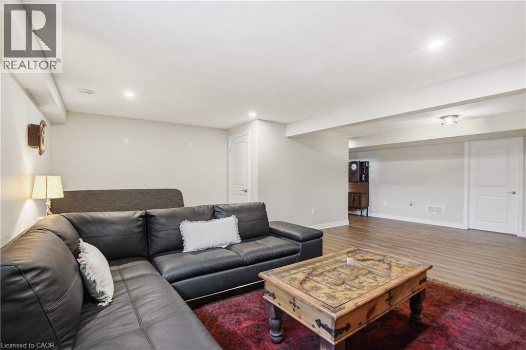 #12 45 DORCHESTER Boulevard S - Image 26