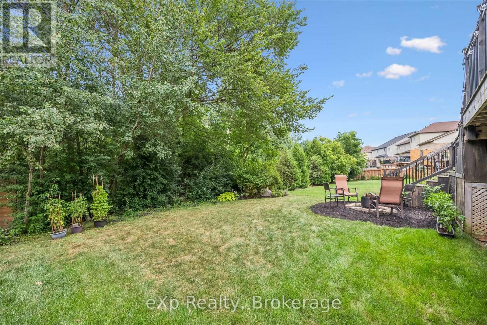 41 WESTRA DRIVE - 44