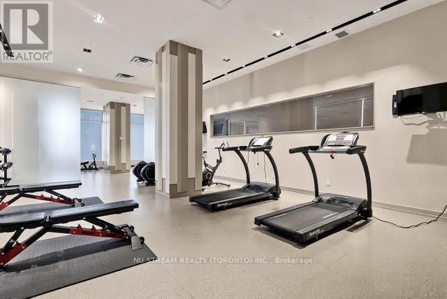 #405 128 FAIRVIEW MALL DRIVE - Image 31