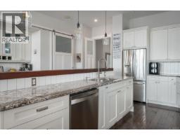 Entrance - 8572 Rumming Rd, Lantzville, BC V0R2H0 Photo 10
