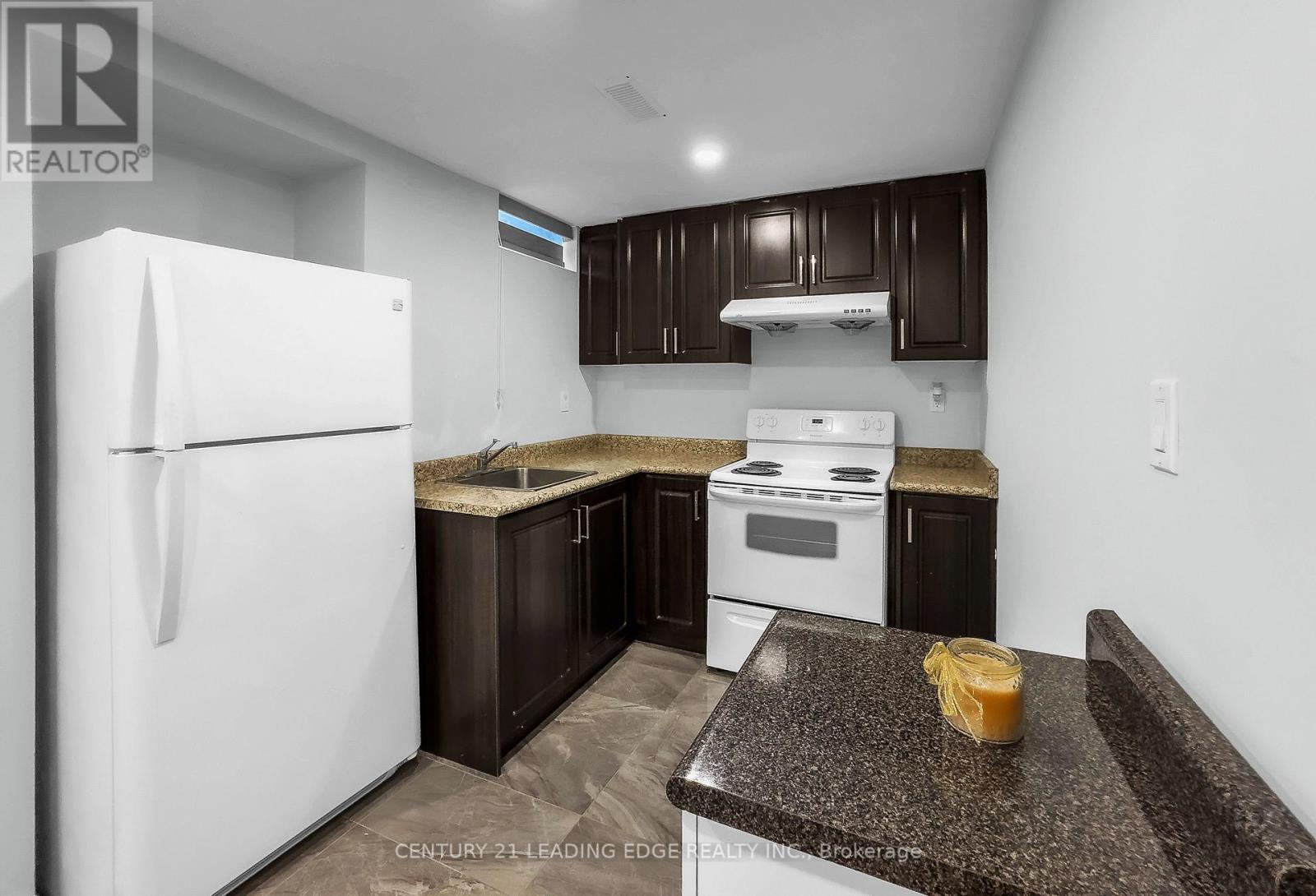 16 BICKNELL COURT - Image 38