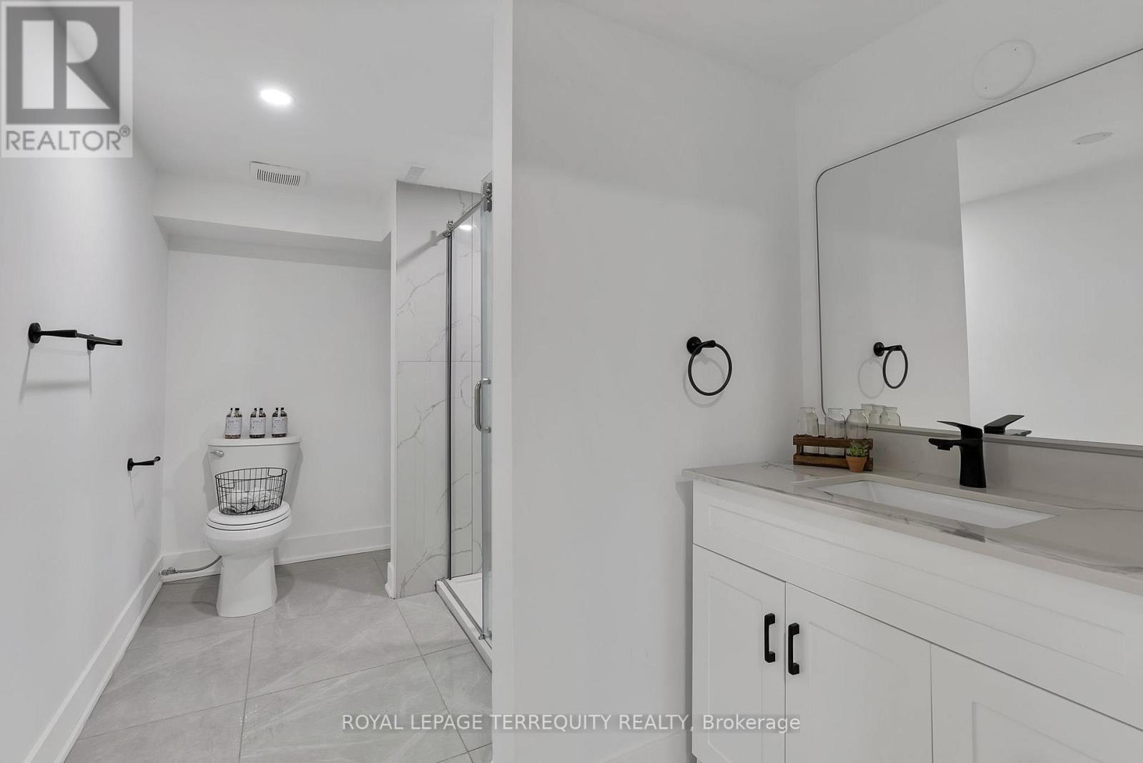 40 LEROY AVENUE - Image 38