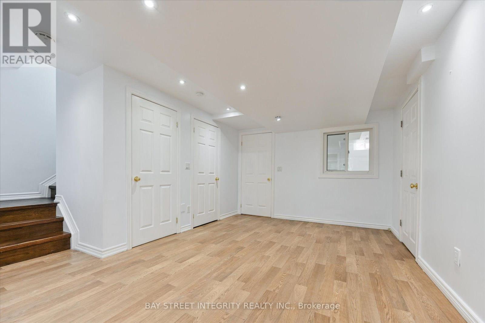 9096 DUFFERIN STREET N - Image 32