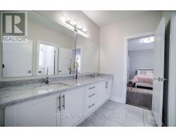 125 Gardiner Drive N, Bradford West Gwillimbury, ON L3Z0J6 Photo 15