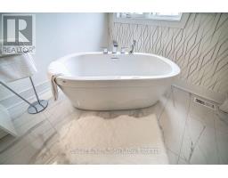 125 Gardiner Drive N, Bradford West Gwillimbury, ON L3Z0J6 Photo 20
