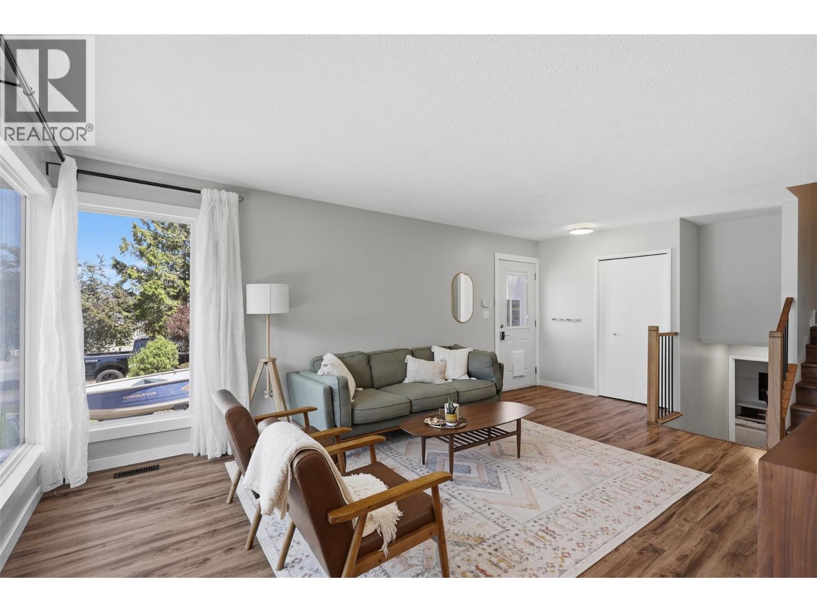 575 GLENEAGLES Drive - Image 5