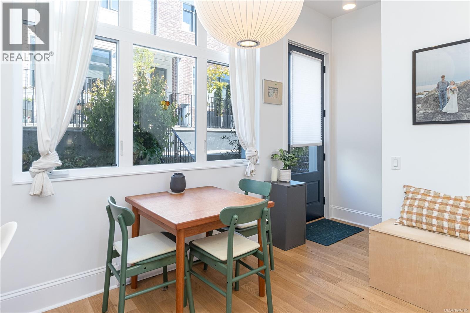 #21 230 Wilson St - Image 13