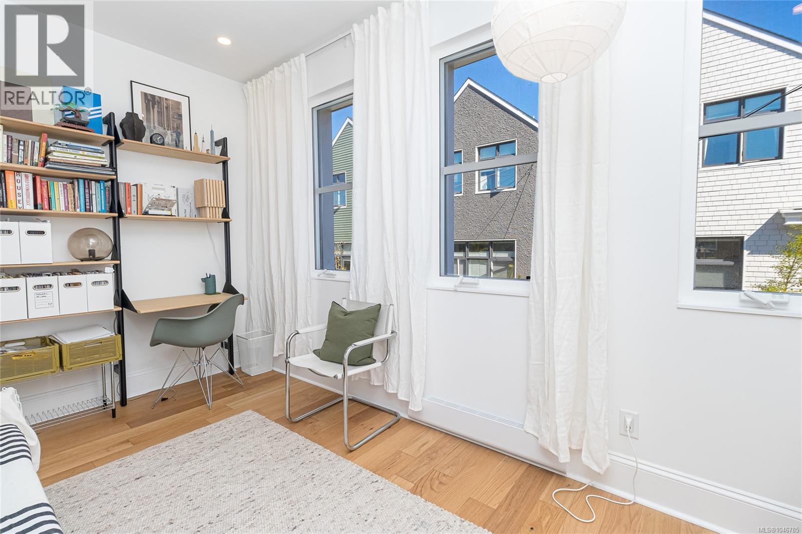 #21 230 Wilson St - Image 18