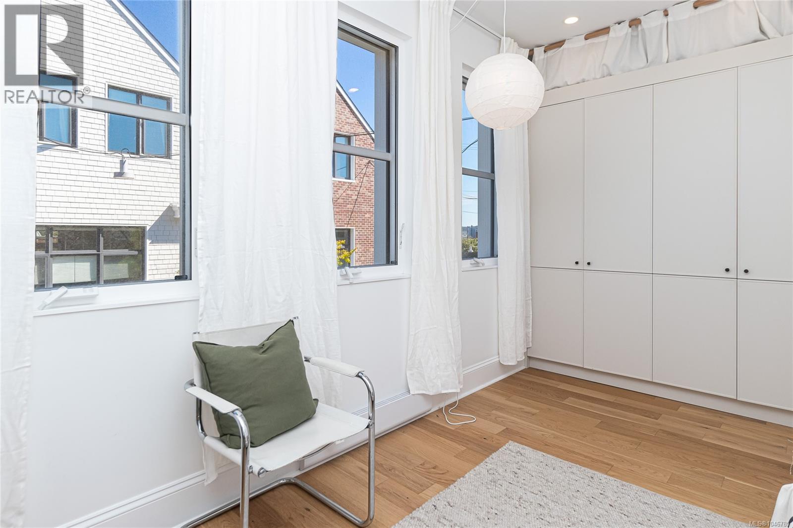 #21 230 Wilson St - 19