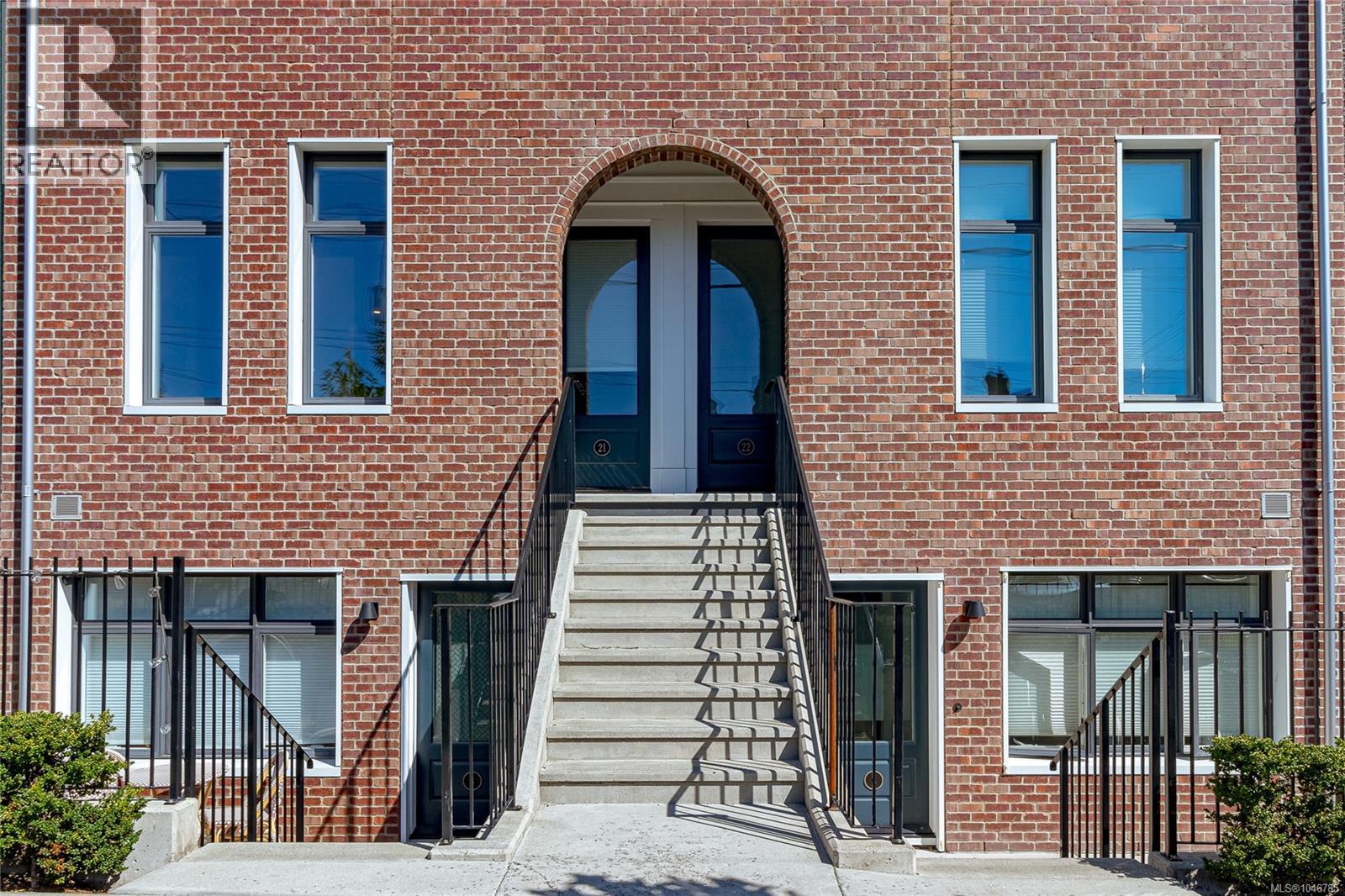 #21 230 Wilson St - 4