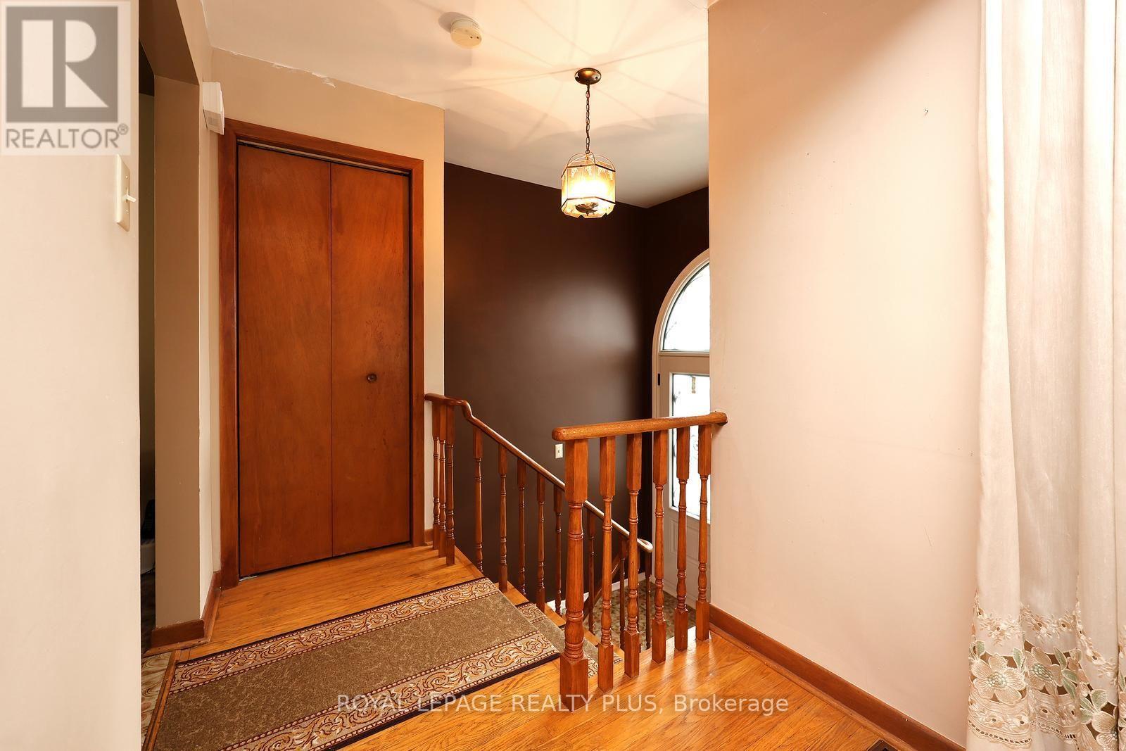 4180 DURSLEY CRESCENT - 10