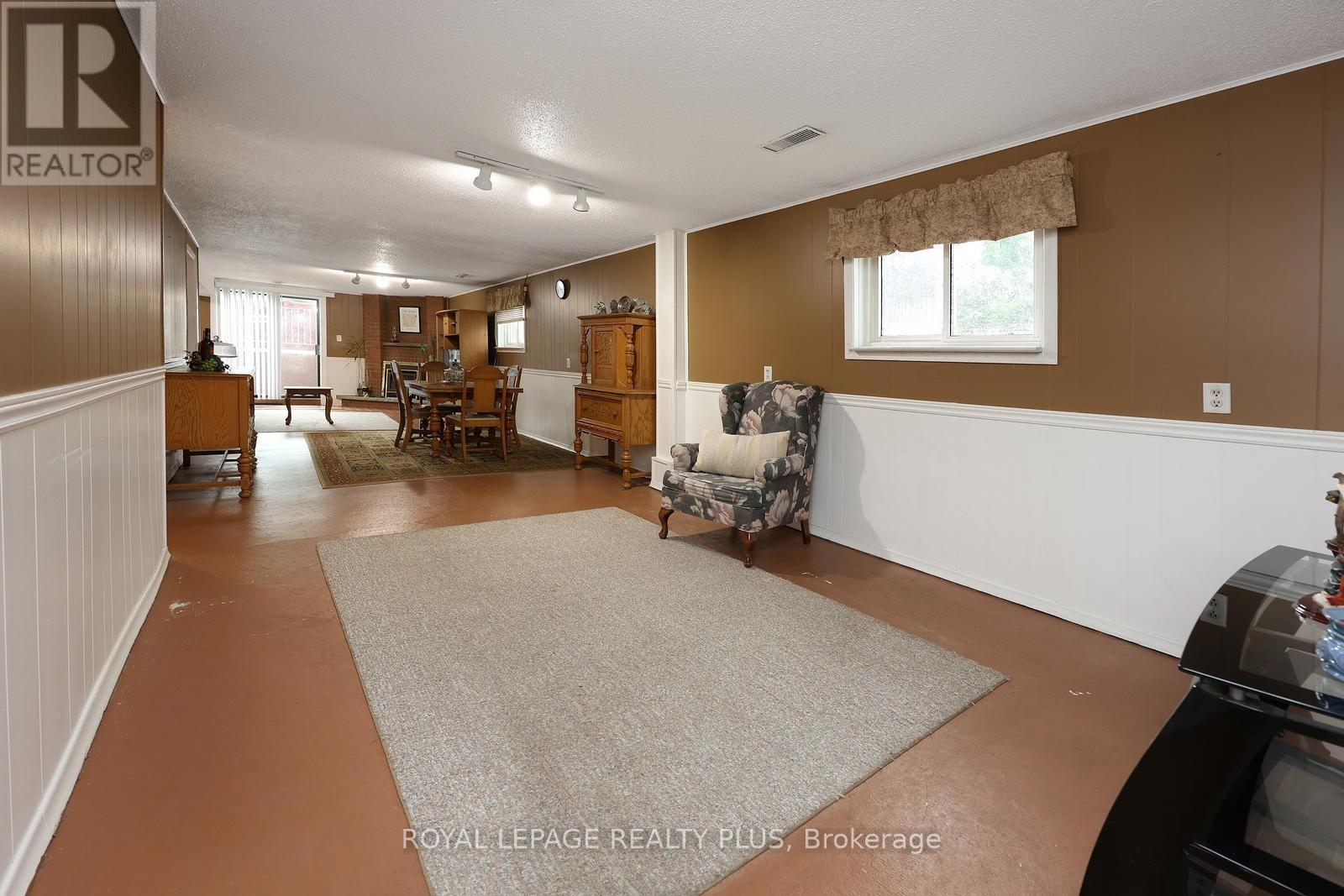 4180 DURSLEY CRESCENT - 27