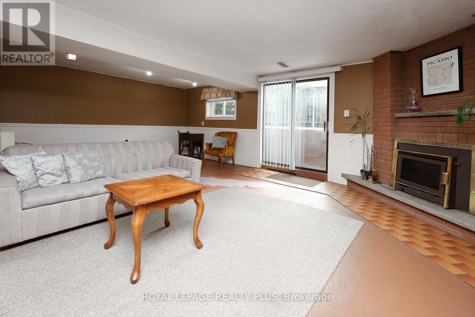 4180 DURSLEY CRESCENT - Image 32