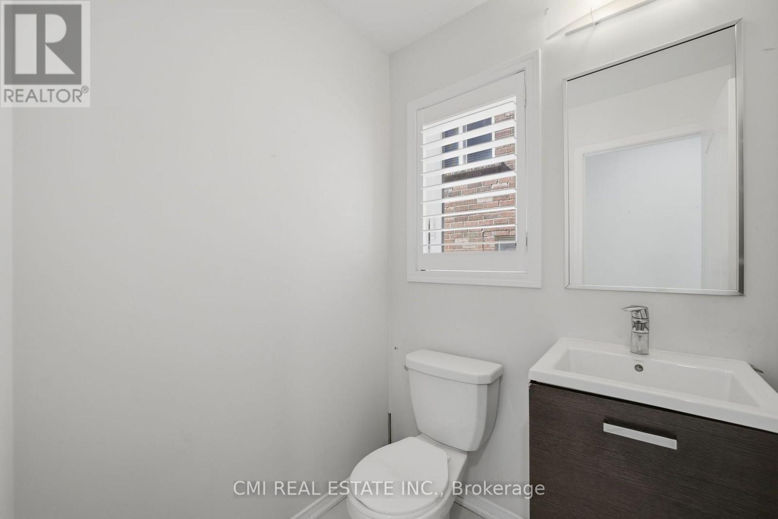 162 GOLDEN SPRINGS DRIVE - Image 32